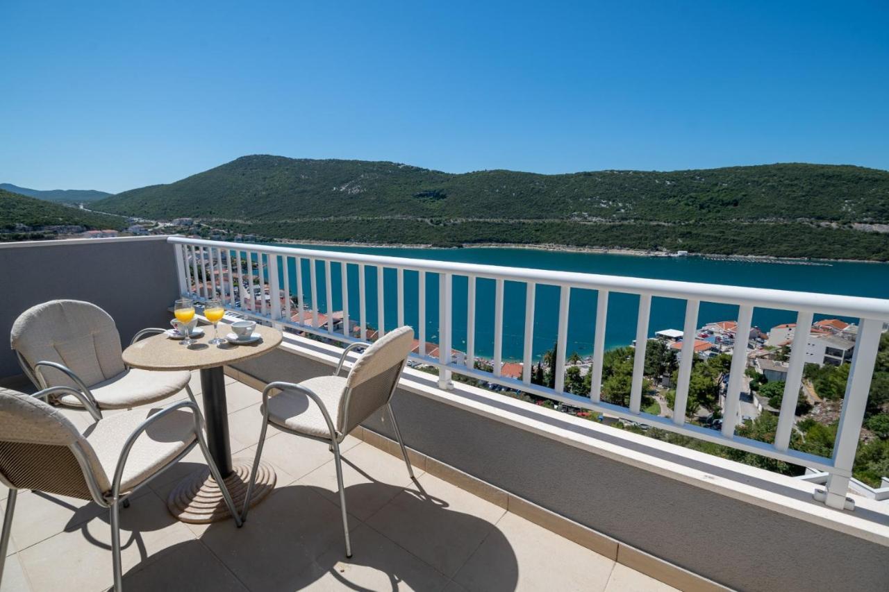 Hotel Luna Neum Bagian luar foto