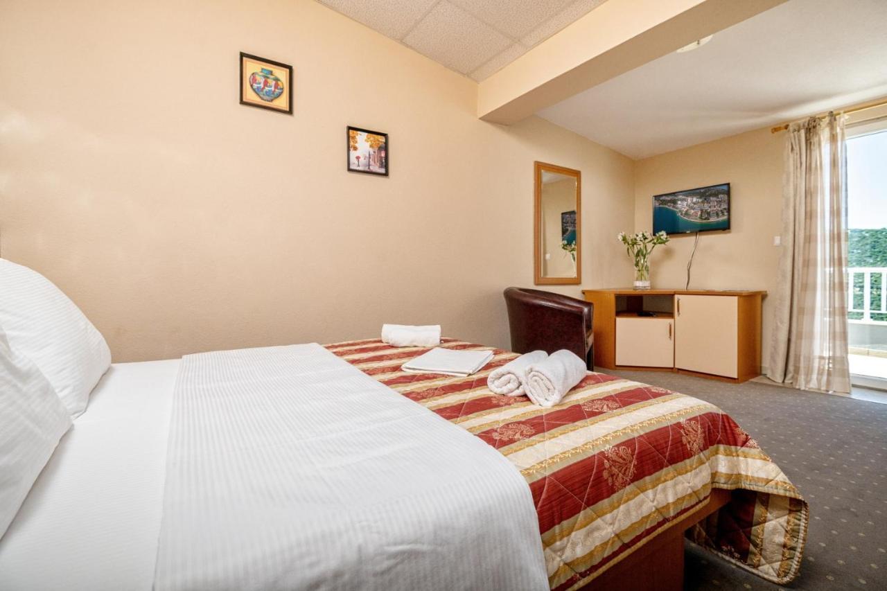 Hotel Luna Neum Bagian luar foto