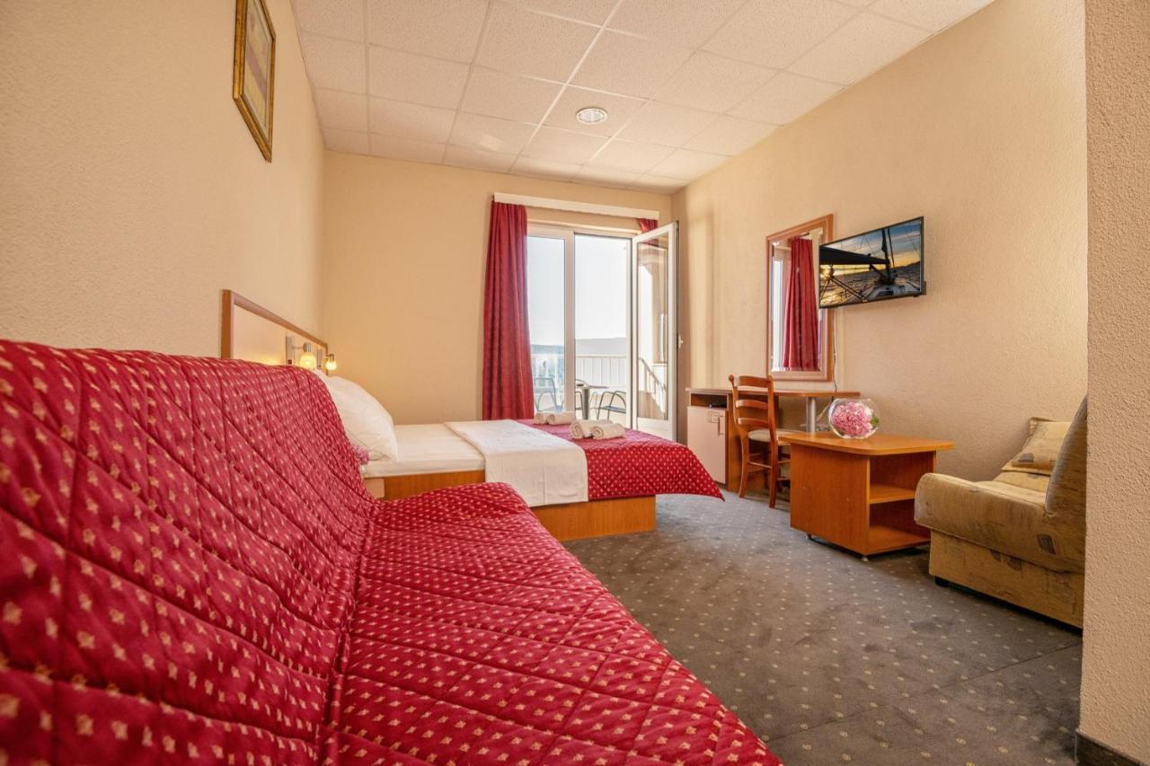 Hotel Luna Neum Bagian luar foto