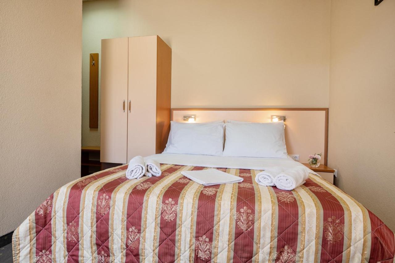 Hotel Luna Neum Bagian luar foto