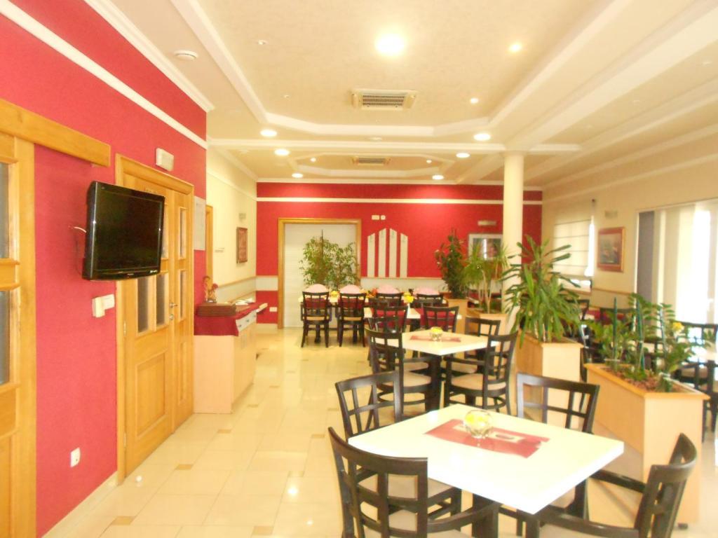 Hotel Luna Neum Bagian luar foto